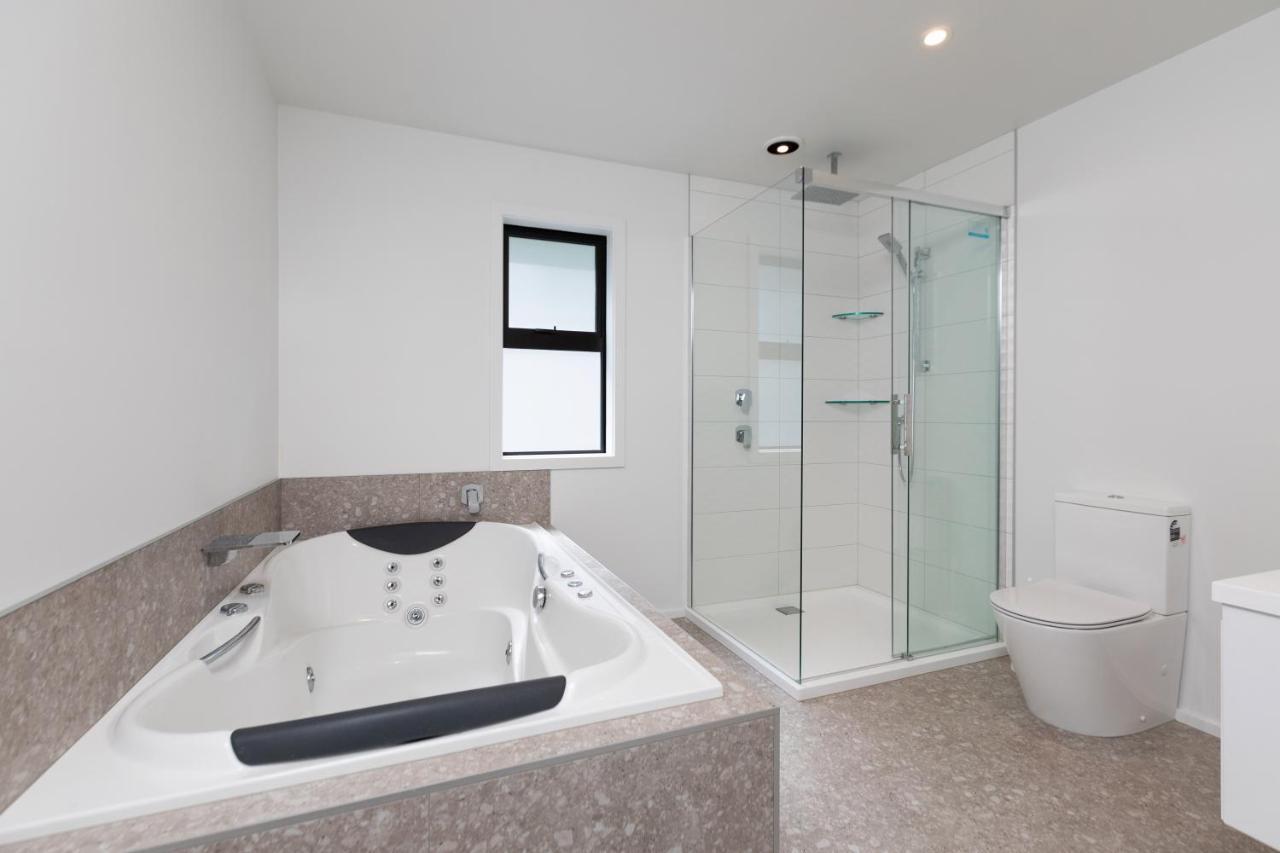 Oakura Beach Front Apartments Екстериор снимка