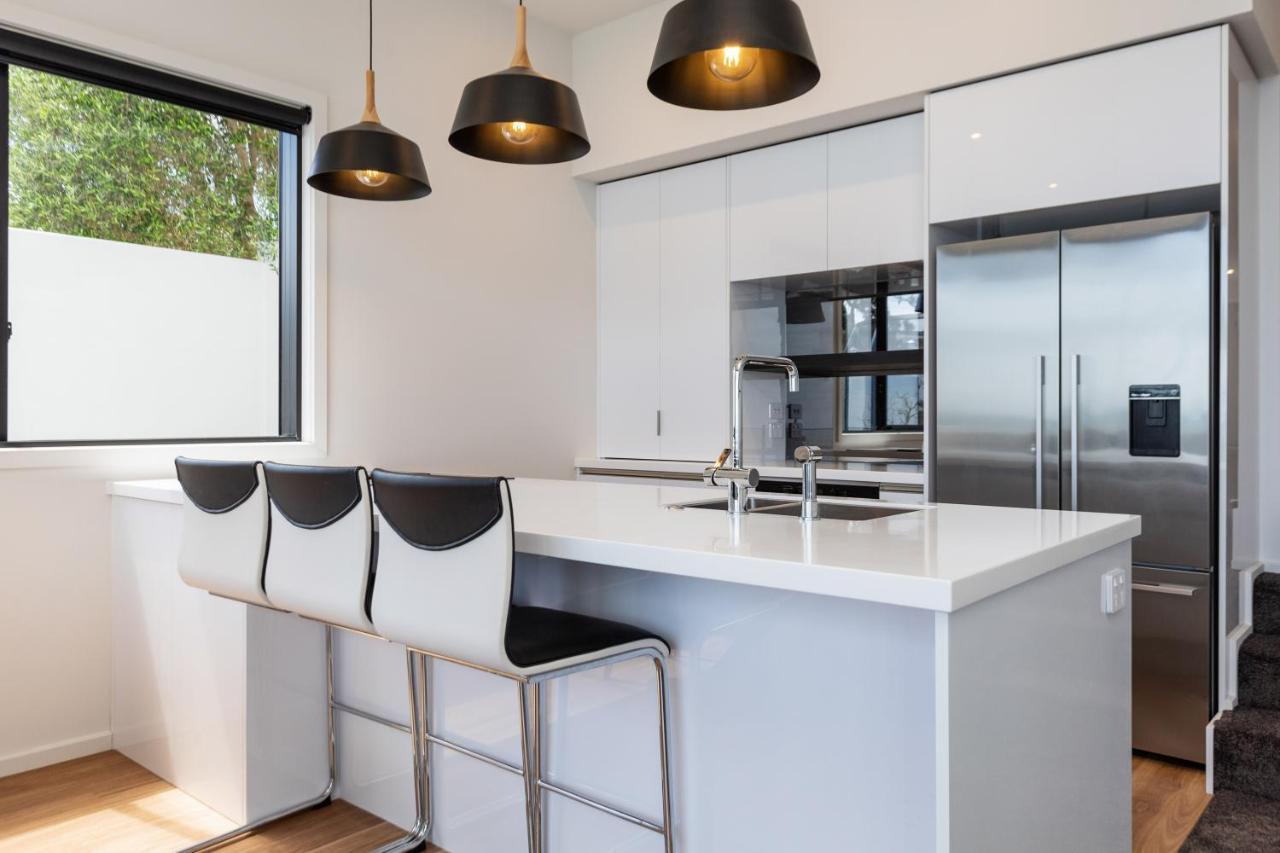Oakura Beach Front Apartments Екстериор снимка
