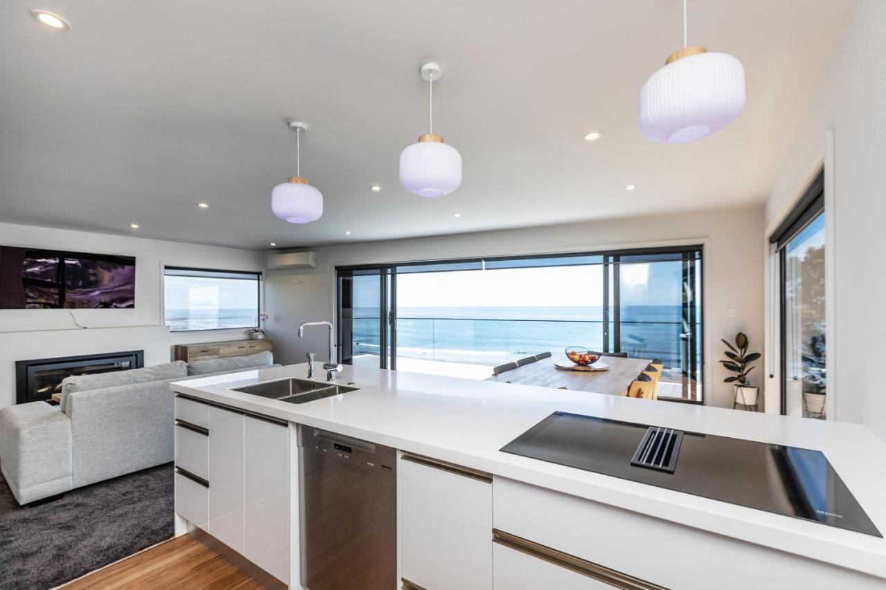 Oakura Beach Front Apartments Екстериор снимка