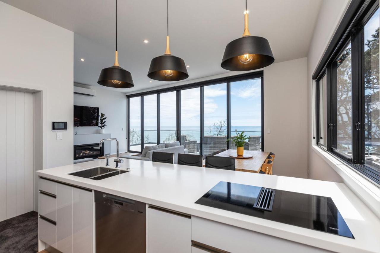 Oakura Beach Front Apartments Екстериор снимка