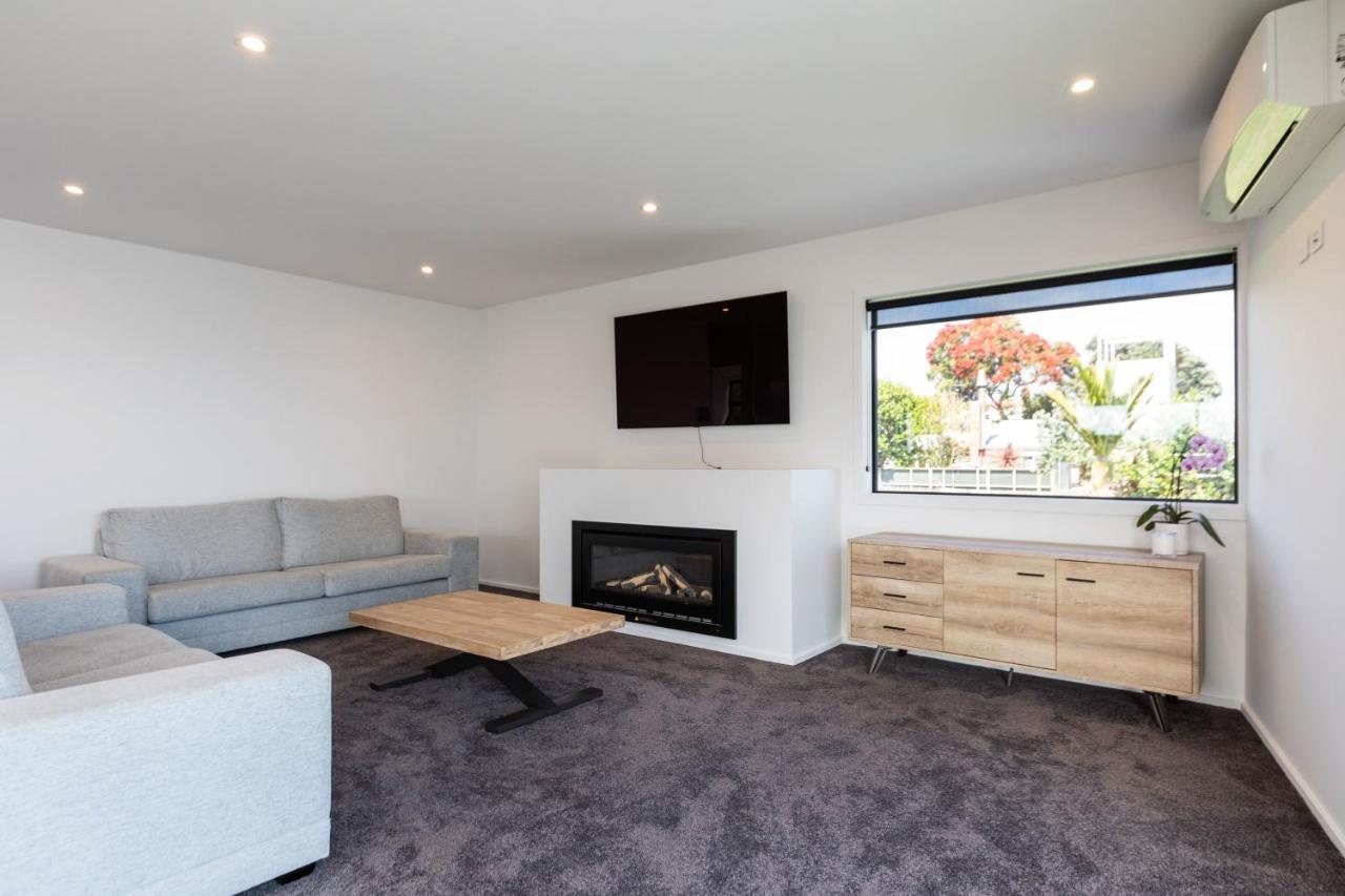 Oakura Beach Front Apartments Екстериор снимка