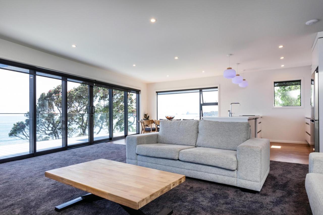 Oakura Beach Front Apartments Екстериор снимка