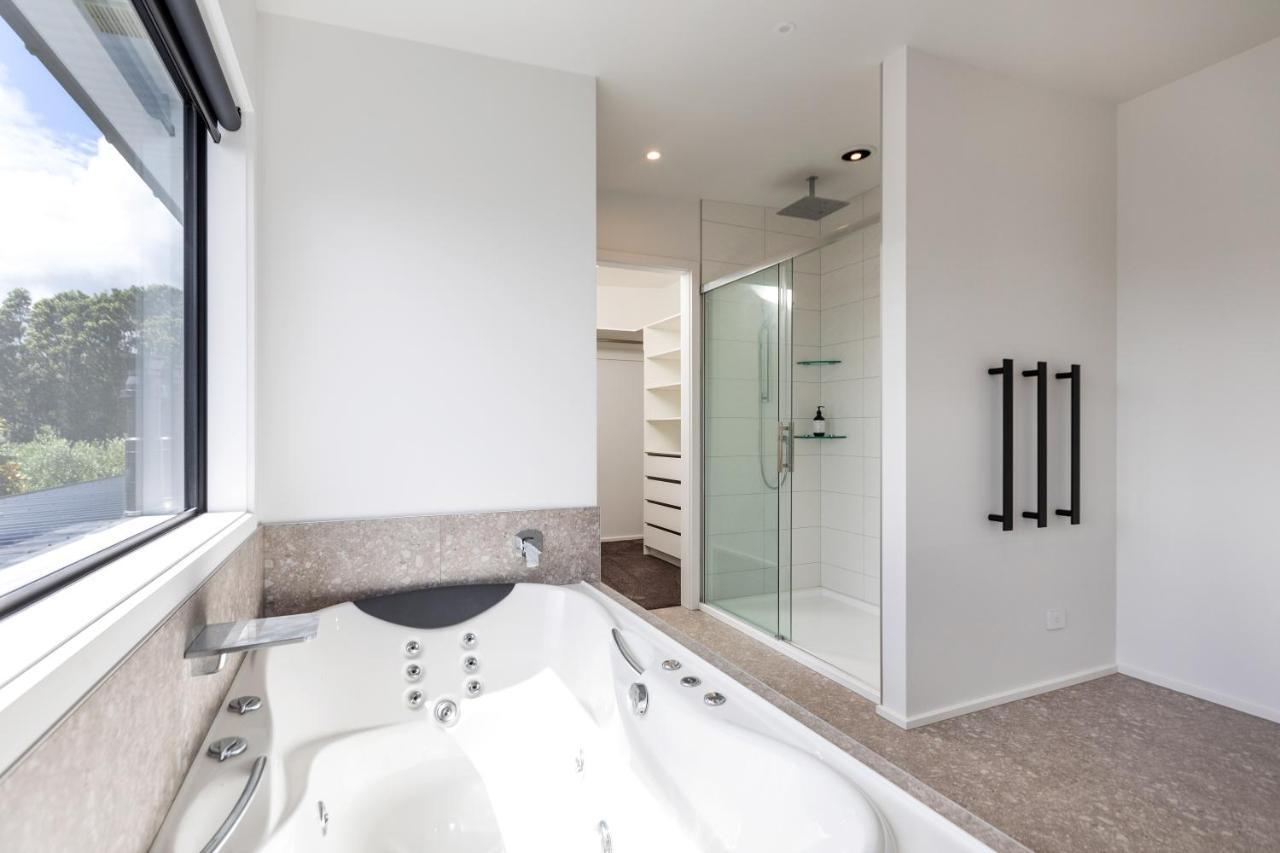 Oakura Beach Front Apartments Екстериор снимка
