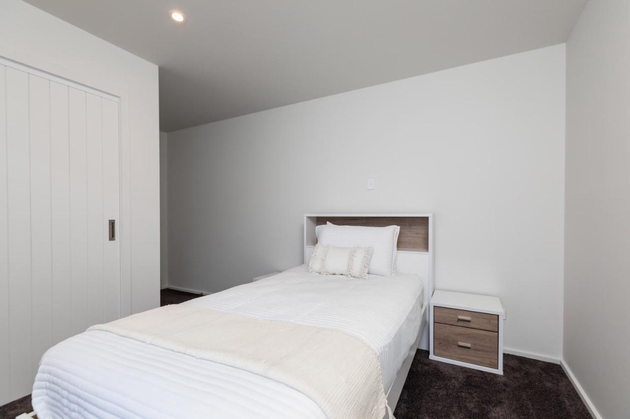 Oakura Beach Front Apartments Екстериор снимка